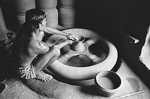 Wheel-thrown production of pots, Tikarapada 1980