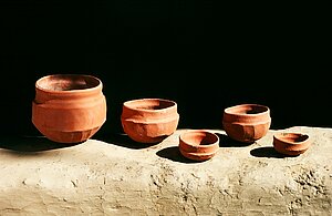 Various pots of different sizes, Tikarapada 1980